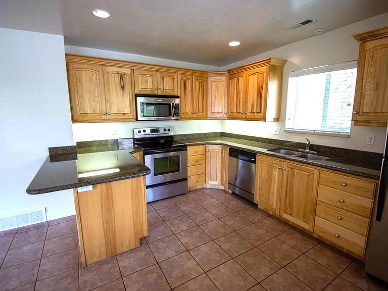 1000 E Center St #1 — Photo 3