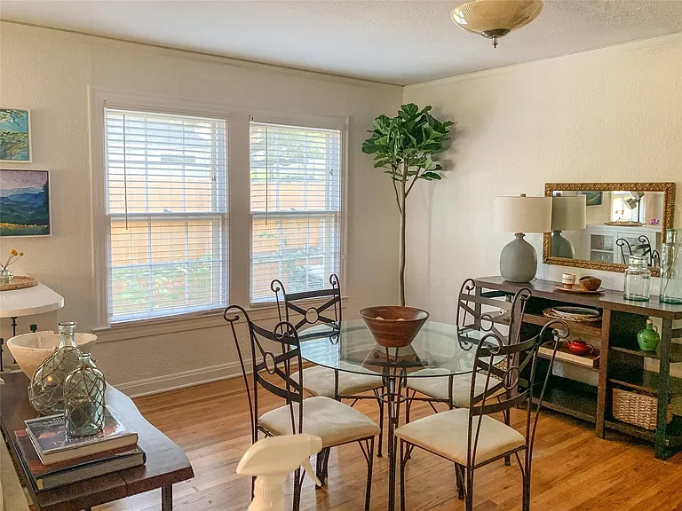 5409 Woodview Ave — Photo 8