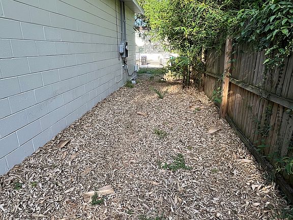4th image of 3624 Woods St
