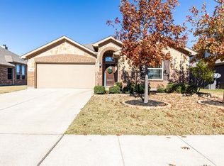 425 Peach Ln, Burleson, TX 76028