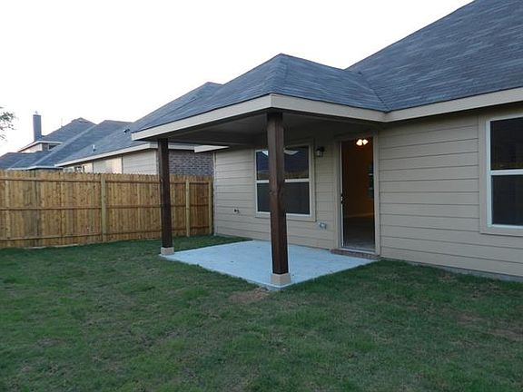 3rd image of 2400 Jonathan Creek Dr