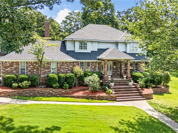 504 Heartland Dr, Russellville, AR 72802