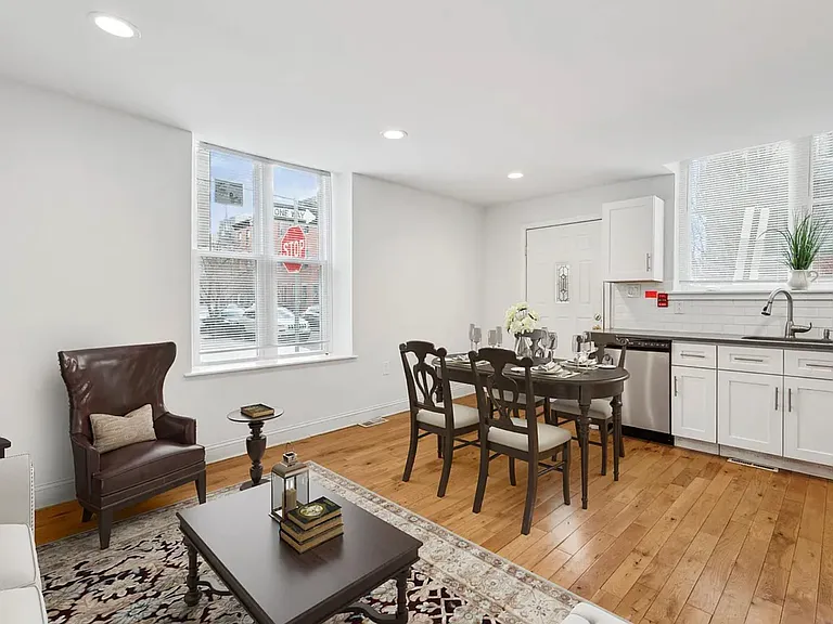 915 S 18th St #1 — Photo 3