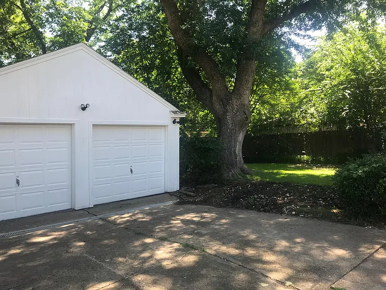 2 car detached garage