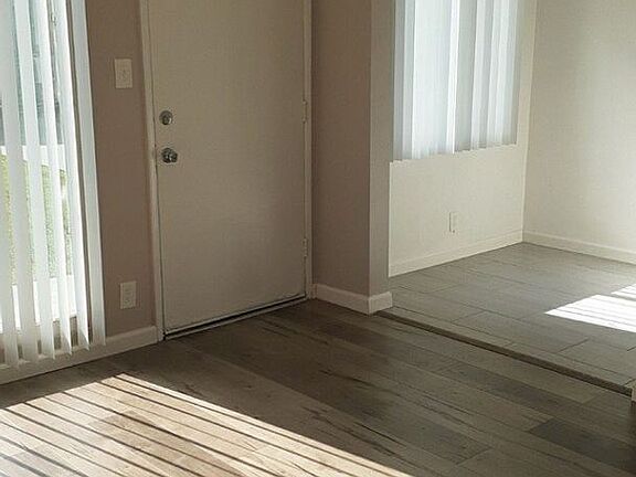 5th image of 4633 August St APT 16
