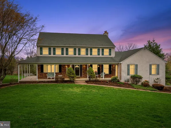 110 Governor Markham Dr, Glen Mills, PA 19342