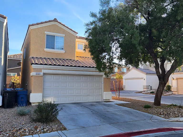 2727 Advancement Ave — Photo 3