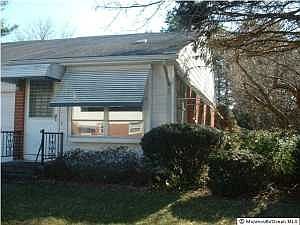 2nd image of 8 Lenape Ln