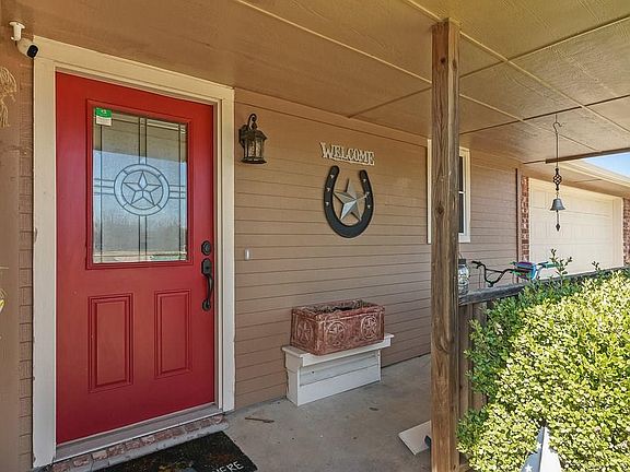 4th image of 456 San Remo Dr
