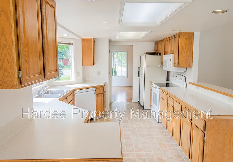 9952 W Pattie Dr — Photo 3