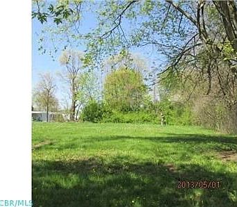3rd image of 23 S Montague Ave