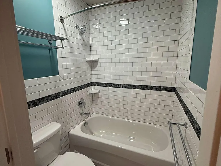 Heyse Apartments — Photo 20