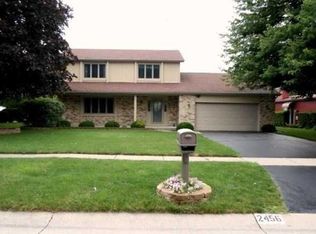 2456 Winding Creek Dr, Maumee, OH 43537