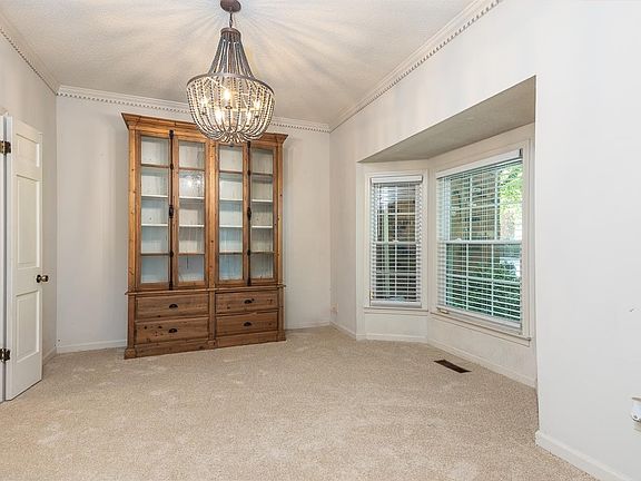 5th image of 8161 Hunters Grove Ln