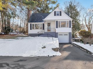 9 Sunnyridge Pkwy, Trumbull, CT 06611