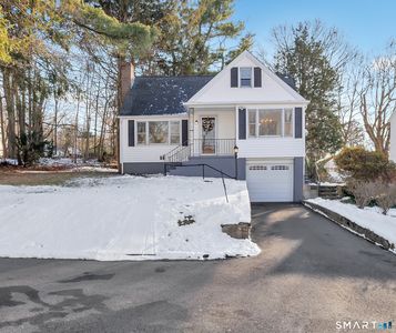 9 Sunny Ridge Parkway, Trumbull, CT, 06611