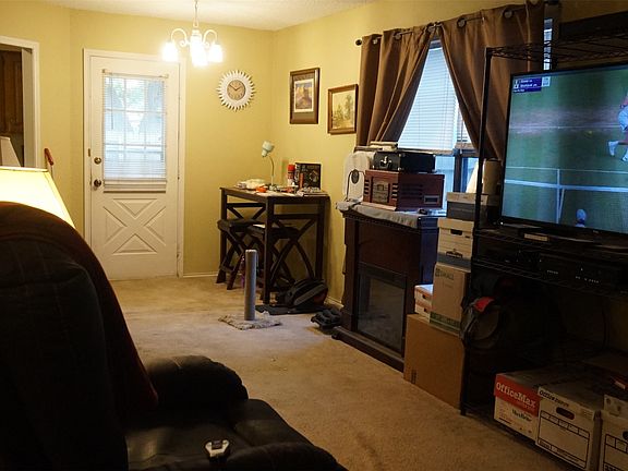 3rd image of 417 Gabe Ct