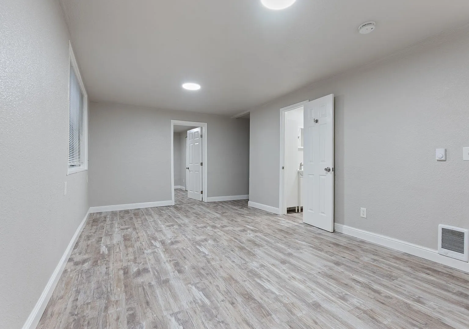 3812 R St — Photo 4
