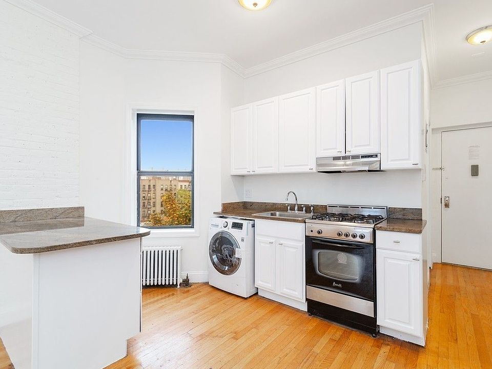 2nd image of 188 Norfolk St #6G