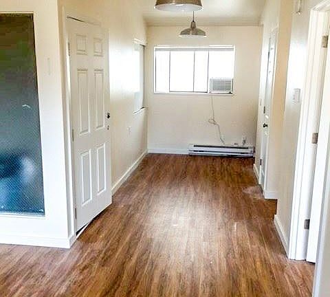 5th image of 4128 12th Ave NE APT 203