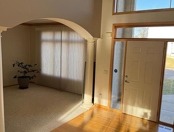3rd image of 3963 Garland Ln N