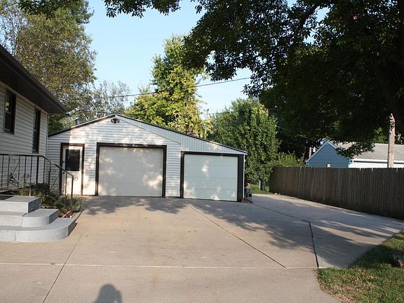 2nd image of 719 N 31st St