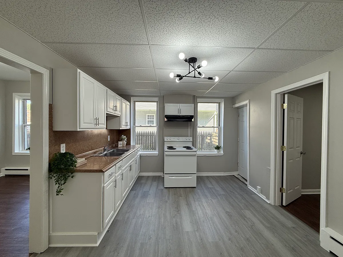 Kitchen(NEW Refrigerator if on the way!) - 19-21 Emerson St #1L