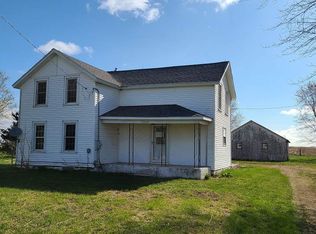 3725 S Browns Mill Rd, Freeport, IL 61032