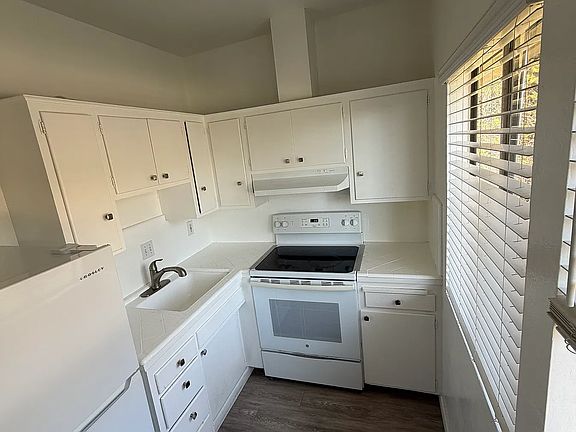 2nd image of 3687 Keating St