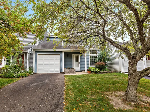 3405 Southport Dr, Island Lake, IL 60042