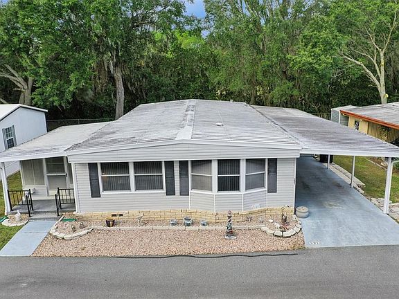2nd image of 221 Pinewood Dr