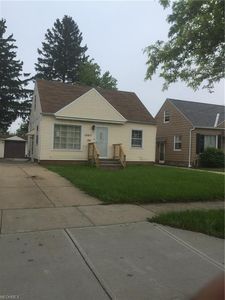 15817 Rockside Rd, Maple Heights, OH, 44137