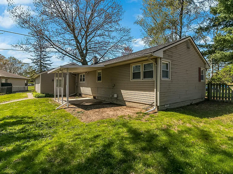 35099 Donnelly St — Photo 19