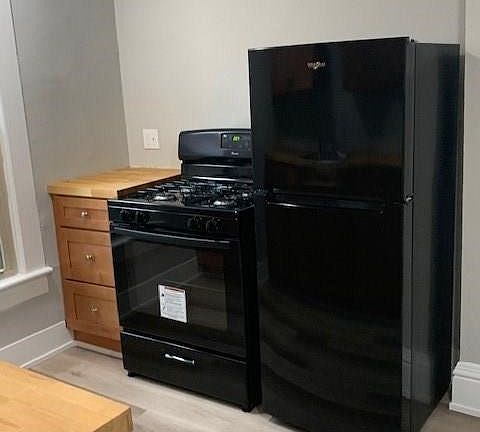 2nd image of 85 Richmond St #3