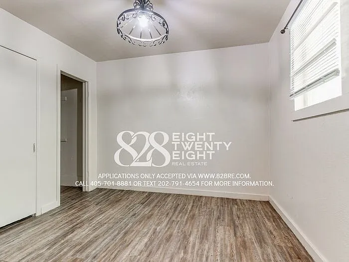 320 Castro St — Photo 28
