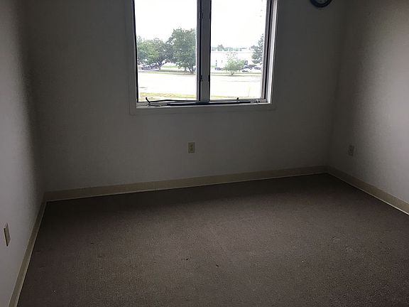 4th image of 724 Beverage Hill Ave #305