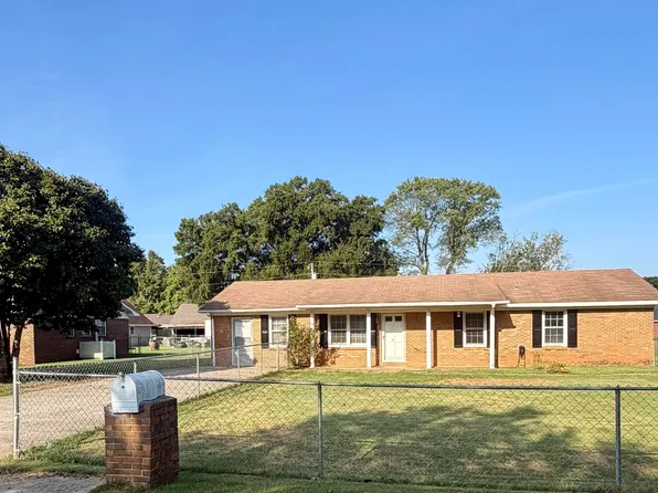 61 Sharon Ave, Courtland, AL 35618