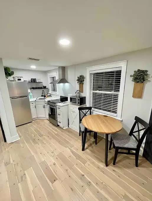 1 bed, 750 sqft, $2,100 — Photo 4