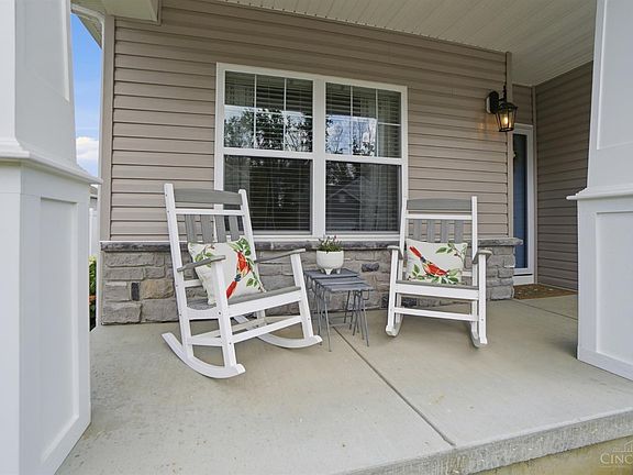 3rd image of 5528 W Mills Dr