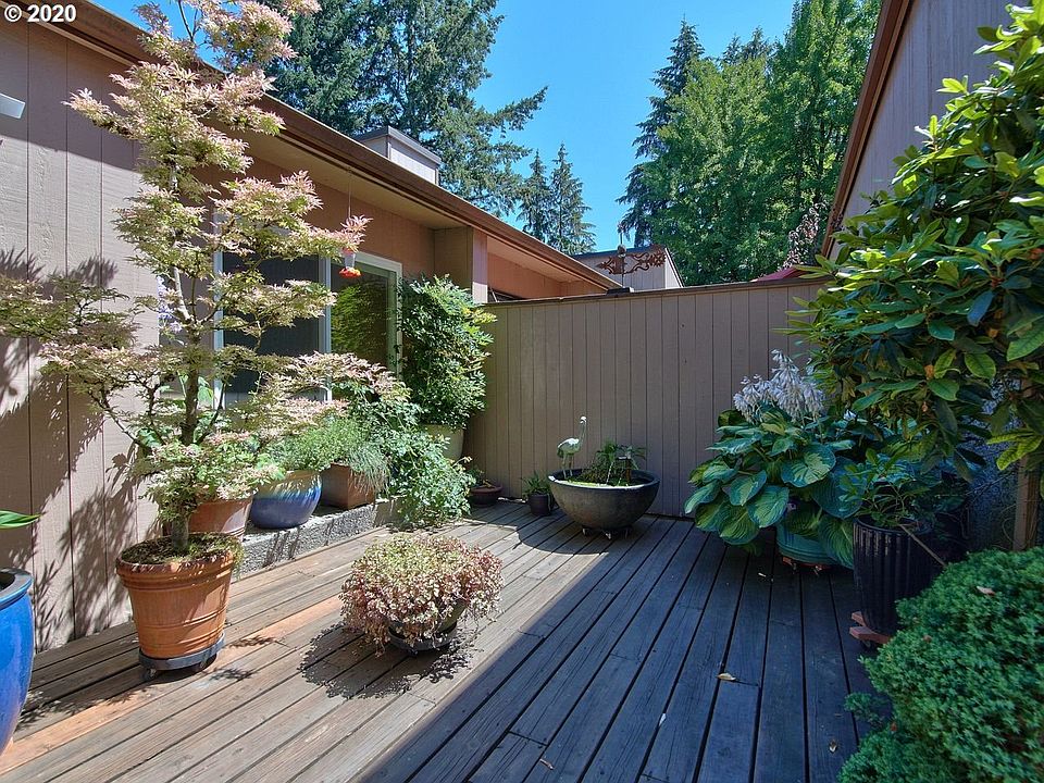 1st image of 13605 NE Regents Dr