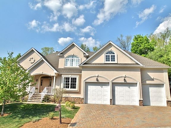 2nd image of 11 Red Oak Dr