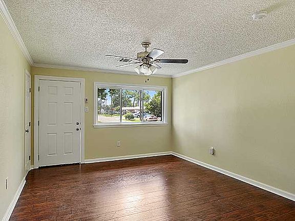 4th image of 317 Mitchell St