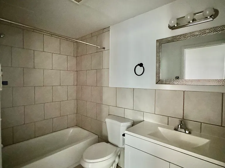 Farmington Manor — Photo 11