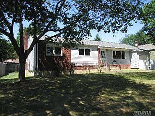 1st image of 19 Elchester Dr