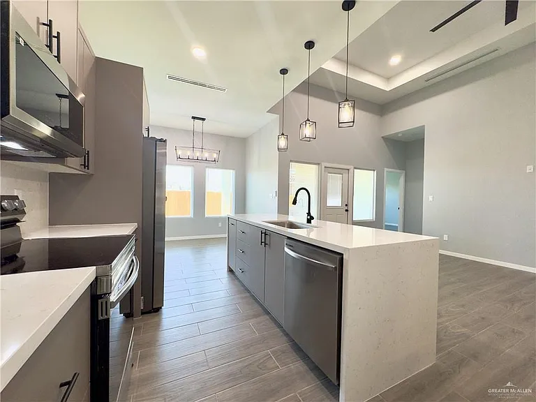 905 Durango St — Photo 12