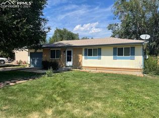 320 Longfellow Dr, Colorado Springs, CO 80910