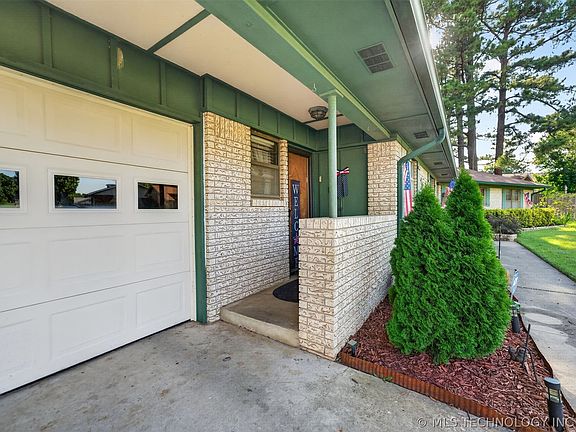5th image of 910 Cardinal Ln