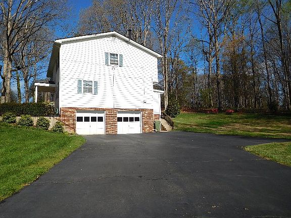 4th image of 360 Hanley Cir