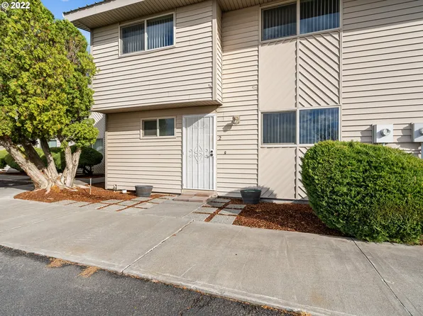 316 Klickitat St APT 2, Umatilla, OR 97882