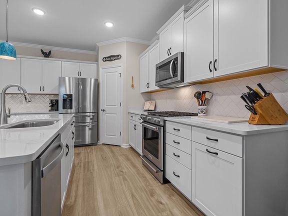 5th image of 2612 Watershed Way